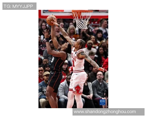 芝加哥公牛与底特律活塞的激烈对决揭示NBA赛季新动态 芝加哥公牛与底特律活塞的激烈对决揭示NBA赛季新动态