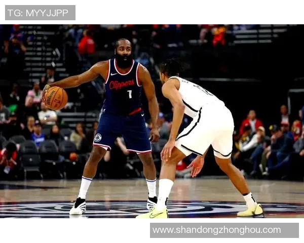 篮网与快船对决球员表现全面分析与数据对比