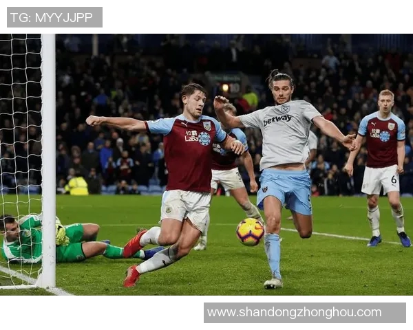 西布罗姆维奇与利兹联队激战正酣谁能在英冠赛场笑到最后